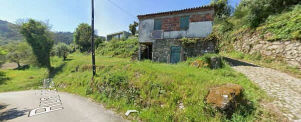 Terreno com moradia para reconstrução . Terreno Rústico