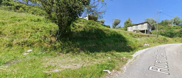 Terreno com moradia para reconstrução . Terreno Rústico