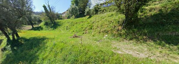 Terreno com moradia para reconstrução . Terreno Rústico
