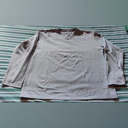 1 t-shirt para o trabalho. T-shirts para Homem