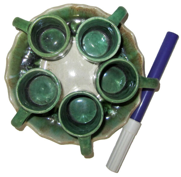 Conjunto de mini-canequinhas e Prato muito Antigas. Outros