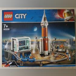 Lego 60228 Deep Space Rocket and Launch Control . Lego. Alenquer