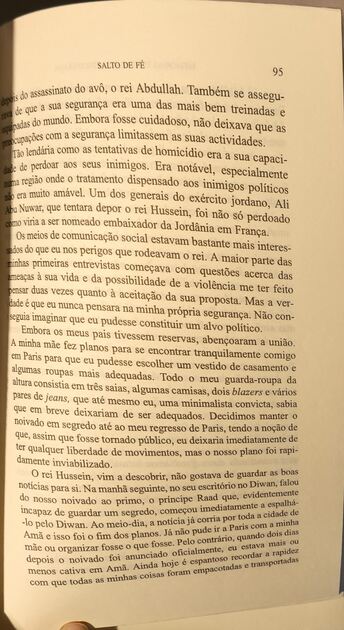 Memórias de uma Vida Inesperada - Rainha Noor. Livros