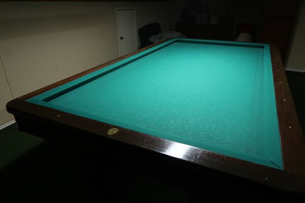 Mesa de bilhar francês (carambola). Bilhar