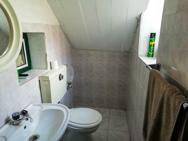 Moradia T2+1 com anexo em Carvalho, Chã - Alijó. Casa e apartamentos para vender