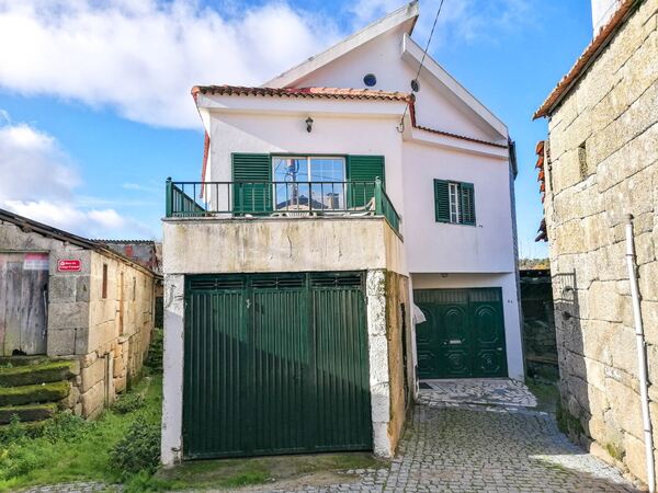 Moradia T2+1 com anexo em Carvalho, Chã - Alijó. Casa e apartamentos para vender
