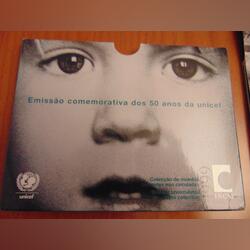 Coleção Moedas 50º  Correntes da Unicef   1999. Moedas. Oeiras.      Português