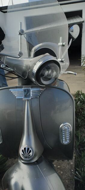Scooter elétrica NOVA . Motos