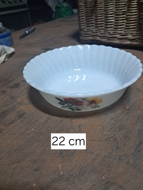 saladeira louca amêndoa . Louças