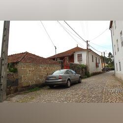 Moradia/Quintinha em Beire-Paredes. Casa e apartamentos para vender