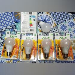 Lâmpadas de led E27 7W branco quente 560 lumens. Led e lâmpadas