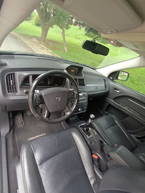 Dodge Journey 7 lugares 2010. Carros