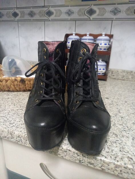 vendo bota. Botas e botins