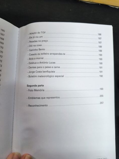 Livro Churros na bola com humor á camisola. Livros