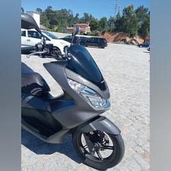 Para venda . Motos. Ovar. 2014  48.000 km Scooters Gasolina sem chumbo  125 cc Arrancador eléctrico Muito bom