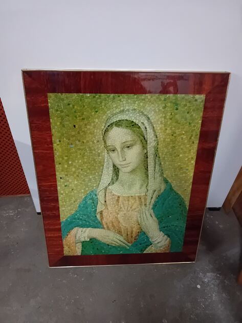 Conjunto de quadros religiosos. Estátuas e artigos religiosos