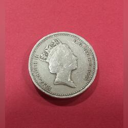 Moeda britânica Elizabeth II one pound 1993. Moedas. Ovar.      