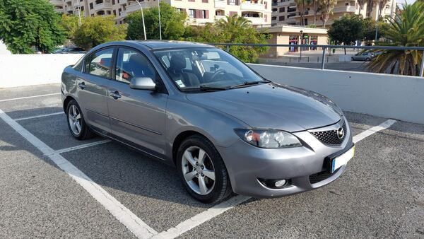 Mazda 3 SÓ 158000kms. Carros
