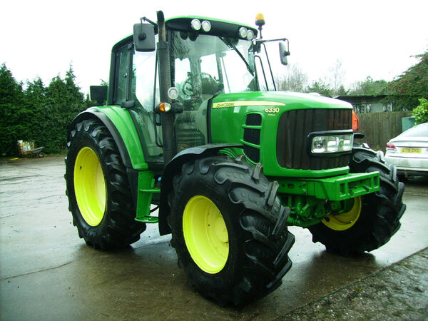 John Deere 6330. Tratores