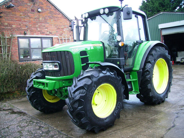 John Deere 6330. Tratores