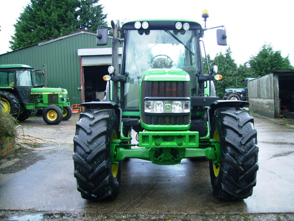 John Deere 6330. Tratores