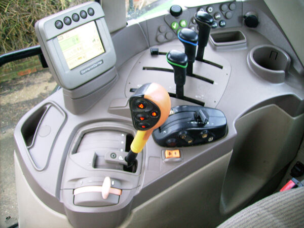 John Deere 6330. Tratores