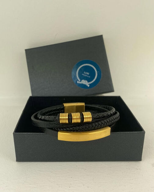 Pulseira multifacetada em Aço inoxidável + pele. Pulseiras