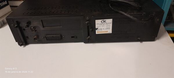 Leitor VHS e lote de cassetes. Outros (Eletrónica)