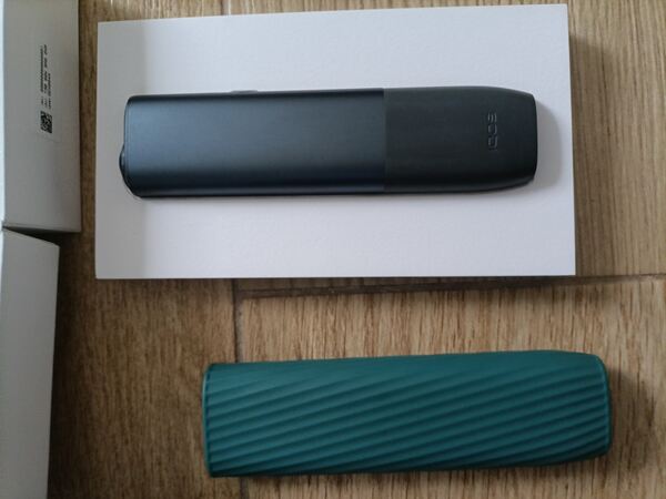 2 máquinas iqos em excelente estado . Cigarro eletrônico