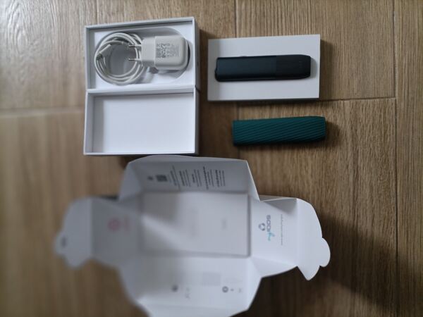 2 máquinas iqos em excelente estado . Cigarro eletrônico