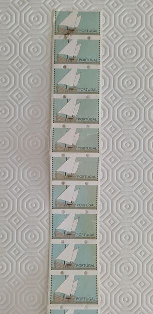 Tira de etiquetas Caravela Portuguesa sem taxa. Selos