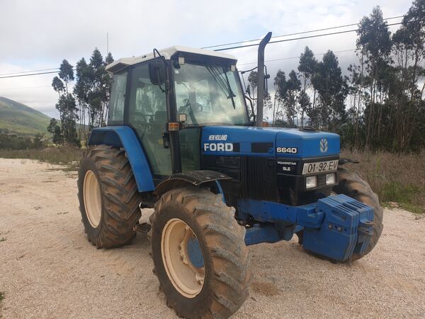 Vendo Ford 6640 . Tratores