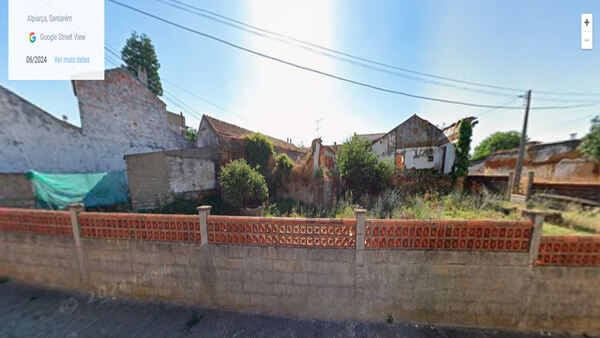 Terreno com Ruínas para Venda em Alpiarça, Santaré. Lote