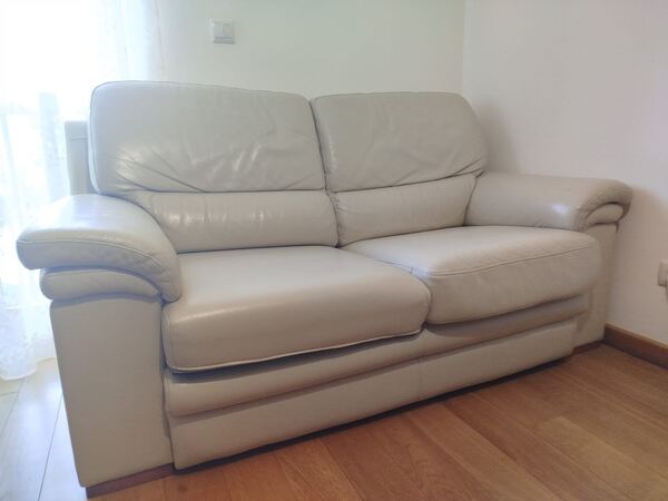 Sofa cama em pele - Talaíde. Sofás e Poltronas