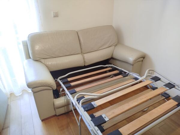 Sofa cama em pele - Talaíde. Sofás e Poltronas
