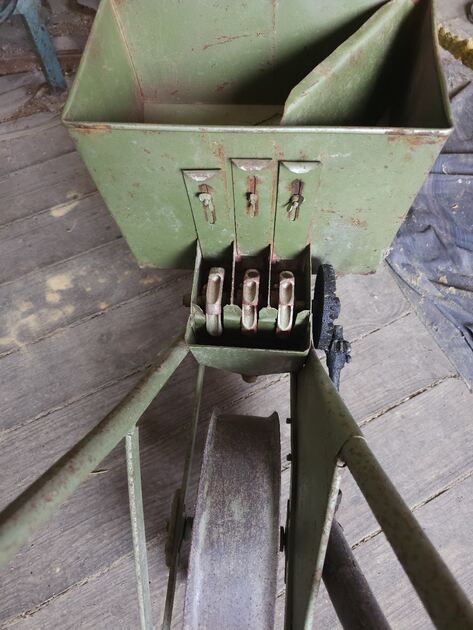 Semeador de cereais . Outros Acessórios de Lar