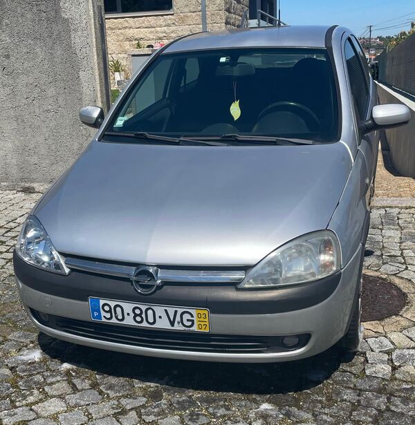 Opel Corsa B. Carros