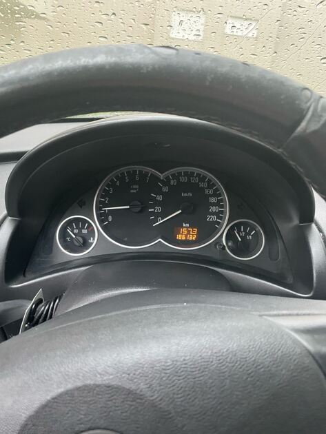 Opel Corsa B. Carros