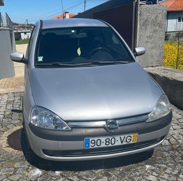 Opel Corsa B. Carros