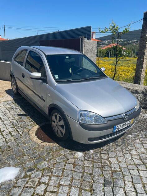 Opel Corsa B. Carros