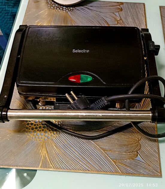 vendo sanduicheira e torradeira. Outros Acessórios de Lar