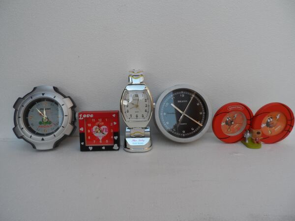 Relógios de mesa e Parede. Relógios