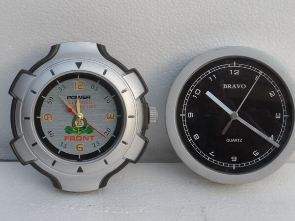 Relógios de mesa e Parede. Relógios