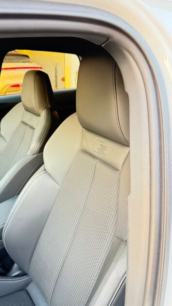 Audi A3 Sportback 40 TFSIe S line. Carros