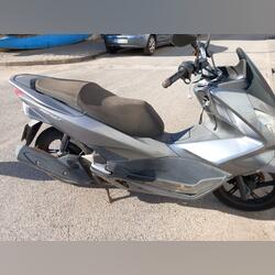 moto pcx 125. Motos