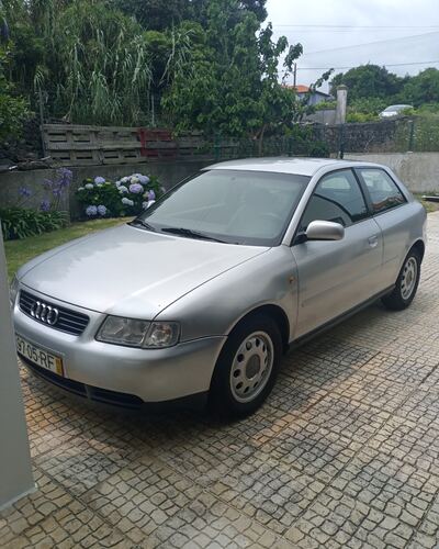 Vendido Audi A3 Sportback 1.6 TDI Des. - Carros usados para venda