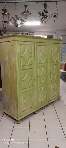 Roupeiro de 3 portas nº 2. Armários