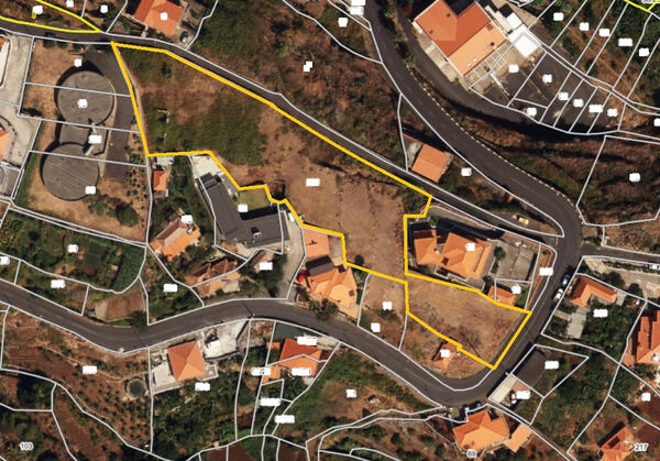 Vende-se terreno para construção de várias moradia. Terreno Rústico
