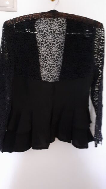Blazer e top de renda. Fatos e Blazers