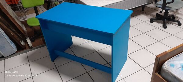 3 secretárias. Secretárias